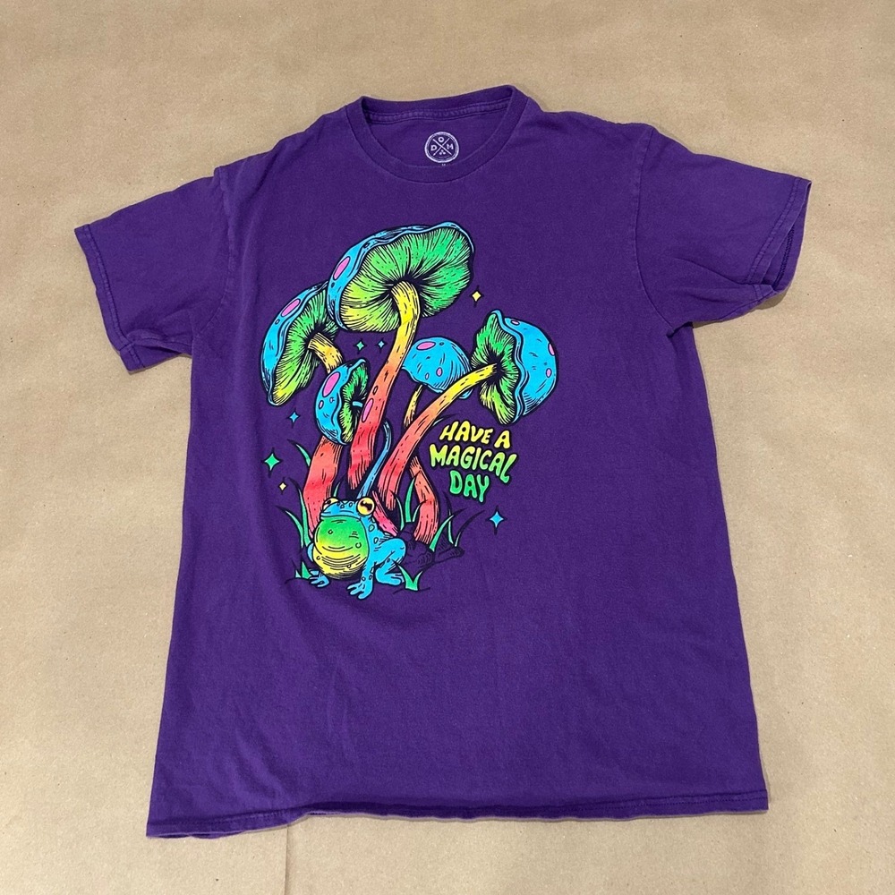 DOM Purple Mushroom Frog T-Shirt Mens Medium